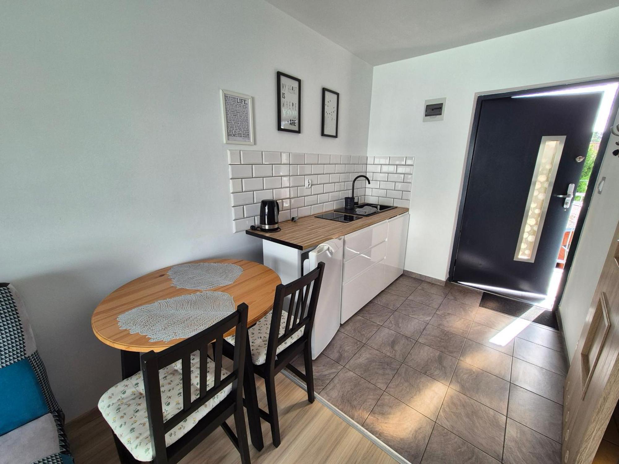 Apartment U Loni- W Zacisznym Centrum Nad Morzem Z Parkingiem Pobierowo
